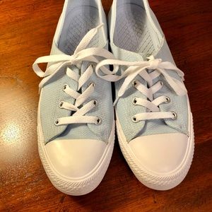 Ladies converse sneakers 🌸